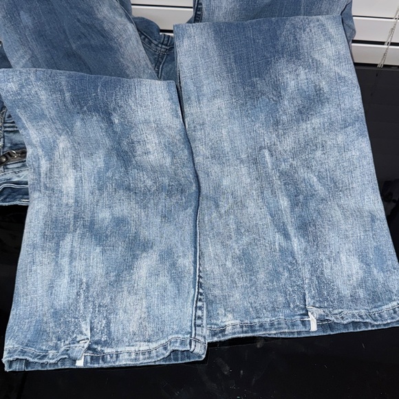 Vintage Rerock Express Size 8
Low Rise Bootcut Flare Jeans
Y2K Design Pockets - Picture 12 of 12